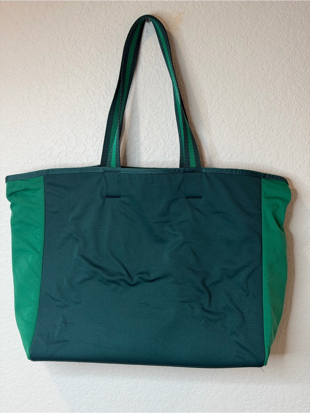 SUMMERSALT Seaglass Seaweed Green Neoprene Waterproof Beach Tote Bag